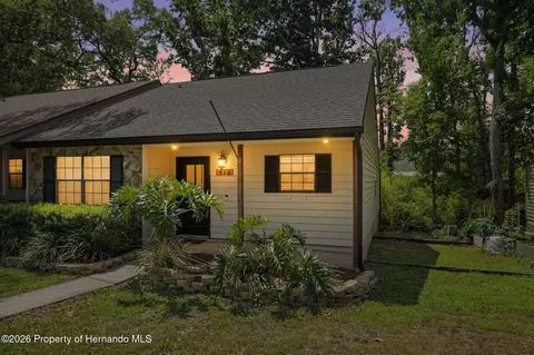913 Candlebrook Ln, Brooksville, FL 34601