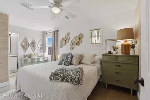 Bedroom - 3347 Oleander Dr, Hernando Beach, FL 34607 photo 1 of 5