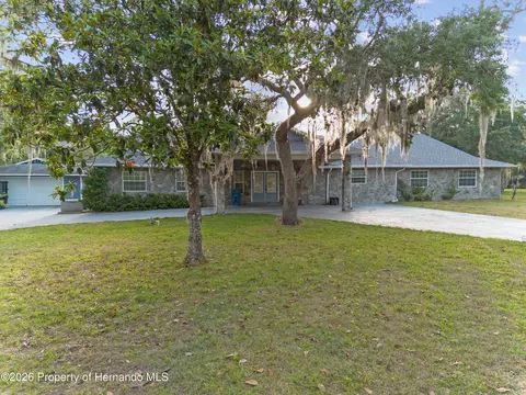 7351 Castleberry Dr, Webster, FL 33597