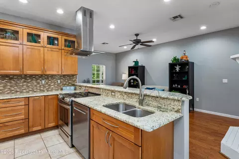 Kitchen - 16225 Bonzai Trl, Spring Hill, FL 34613 photo 4 of 6