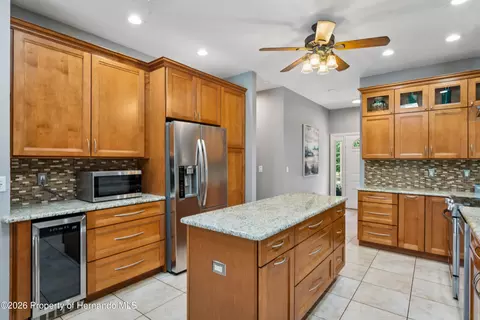 Kitchen - 16225 Bonzai Trl, Spring Hill, FL 34613 photo 5 of 6