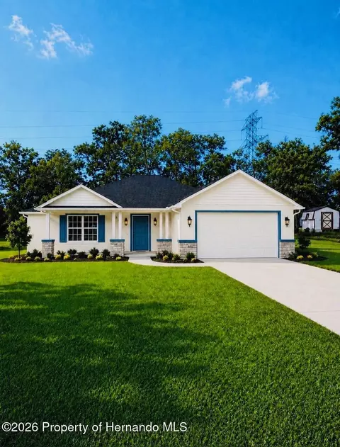13465 Canyon Swallow Rd, Weeki Wachee, FL 34614