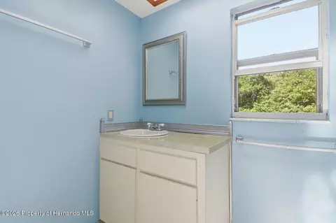 Bath - 8464 Delaware Dr, Weeki Wachee, FL 34607 photo 4 of 5
