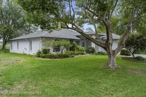 Exterior - 3072 Eagle Bend Rd, Spring Hill, FL 34606 photo 3 of 22