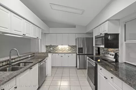 Kitchen - 3072 Eagle Bend Rd, Spring Hill, FL 34606 photo 5 of 5