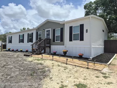 8128 Weeping Willow St, Brooksville, FL 34613