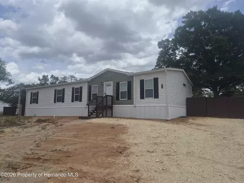 8128 Weeping Willow St, Brooksville, FL 34613