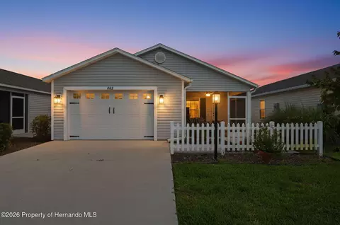 862 Spring Ave, Okahumpka, FL 34762