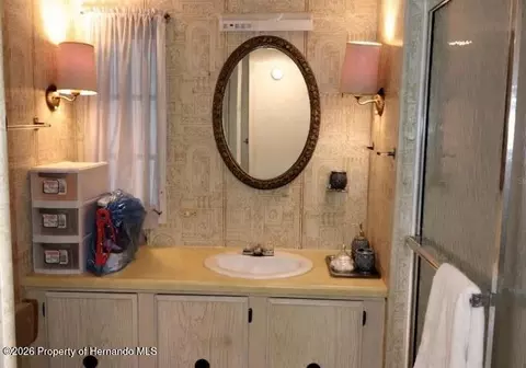 Bath - 7409 Skyline Dr, Hudson, FL 34667 photo 2 of 2