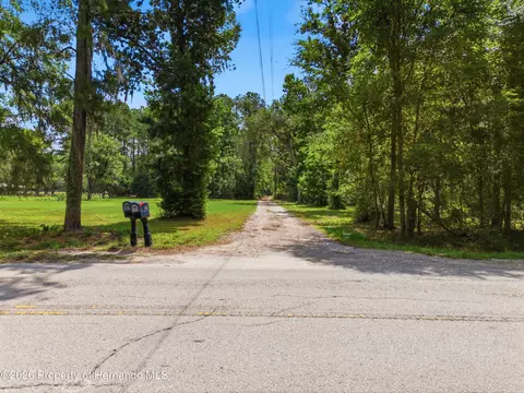 1074 Culbreath Rd, Brooksville, FL 34602