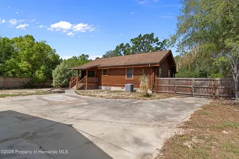 Exterior - 3394 Memory Ln, Spring Hill, FL 34606 photo 7 of 12