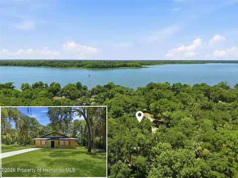 9900 W Riverwood Dr, Crystal River, FL 34428