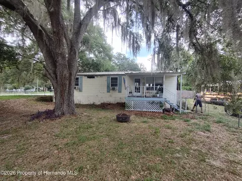 7941 E Northlake Dr, Floral City, FL 34436