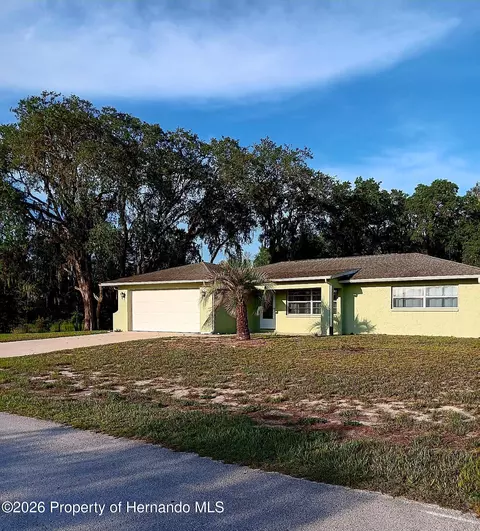 9022 Lingrove Rd, Weeki Wachee, FL 34613