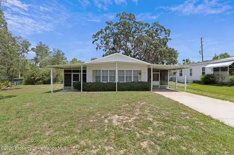 12115 Fairway Ave, Brooksville, FL 34613