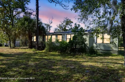 8045 Indian Trail Rd, Weeki Wachee, FL 34613