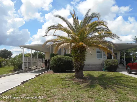 7452 Dinsmore St, Brooksville, FL 34613