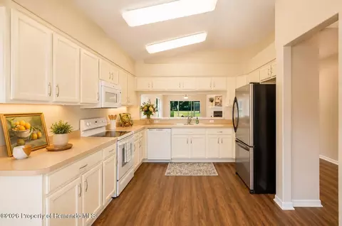 Kitchen - 11718 Wheatfield Loop, Hudson, FL 34667 photo 2 of 5