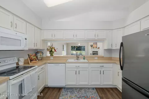 Kitchen - 11718 Wheatfield Loop, Hudson, FL 34667 photo 5 of 5