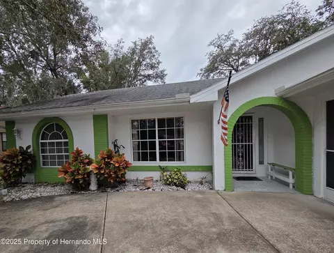 7605 Landmark Dr, Spring Hill, FL 34606