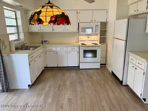 Kitchen - 6361 Spring Hill Dr, Spring Hill, FL 34606 photo 1 of 5