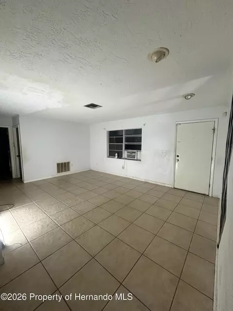 Living - 1277 Piper Rd, Spring Hill, FL 34606 photo 2 of 7
