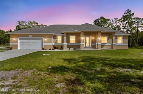 18130 Parrot Rd, Weeki Wachee, FL 34614