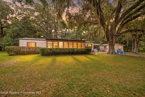 7663 County Road 247, Lake Panasoffkee, FL 33538