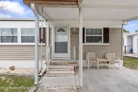 8104 Dinsmore St, Brooksville, FL 34613