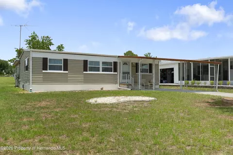 8104 Dinsmore St, Brooksville, FL 34613