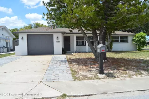 7628 Candle Dr, Port Richey, FL 34668