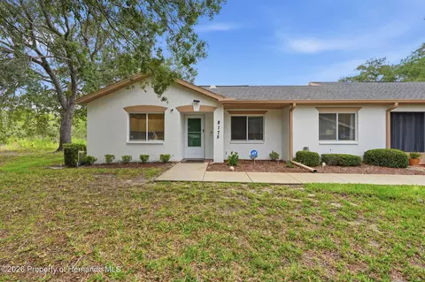 8175 Sturbridge Ct, Weeki Wachee, FL 34613