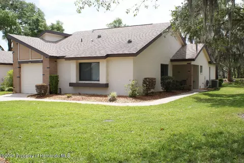 7445 Crestwood Dr, Weeki Wachee, FL 34613