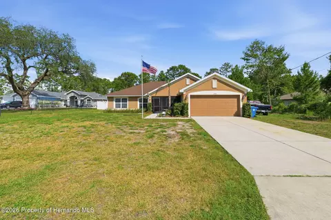 12270 House Finch Rd, Weeki Wachee, FL 34614