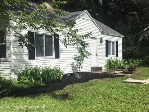 9023 Gronde Ave, Brooksville, FL 34601