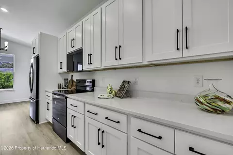 Kitchen - 6589 Freeport Dr, Spring Hill, FL 34608 photo 4 of 7