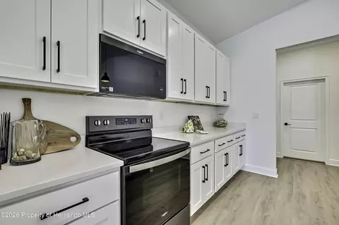 Kitchen - 6589 Freeport Dr, Spring Hill, FL 34608 photo 4 of 8