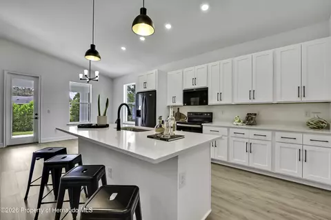 Kitchen - 6589 Freeport Dr, Spring Hill, FL 34608 photo 5 of 7