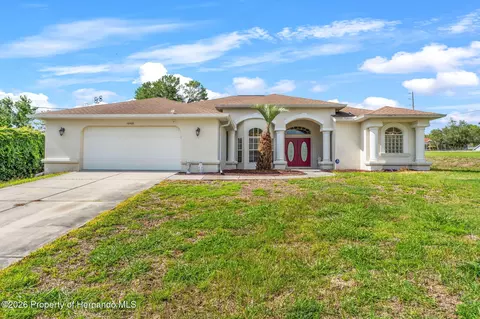 10400 Golden Ave, Weeki Wachee, FL 34613
