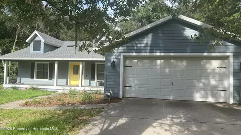 8916 E Floral Acres Ct, Floral City, FL 34436