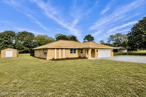 9086 Grove Rd, Spring Hill, FL 34613