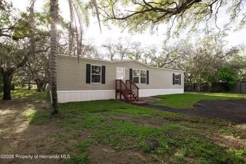 3325 Keye Dr, Weeki Wachee, FL 34606