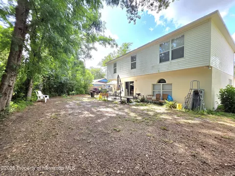 Exterior - 9055 Pemberton St, Spring Hill, FL 34608 photo 3 of 4