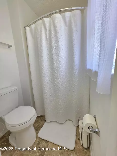 Bath - 9055 Pemberton St, Spring Hill, FL 34608 photo 6 of 6