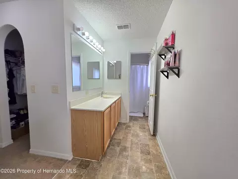 Bath - 9055 Pemberton St, Spring Hill, FL 34608 photo 4 of 6