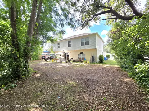 Exterior - 9055 Pemberton St, Spring Hill, FL 34608 photo 2 of 4