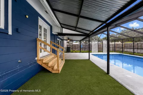 Exterior - 3608 Casaba Loop, Valrico, FL 33596 photo 5 of 10