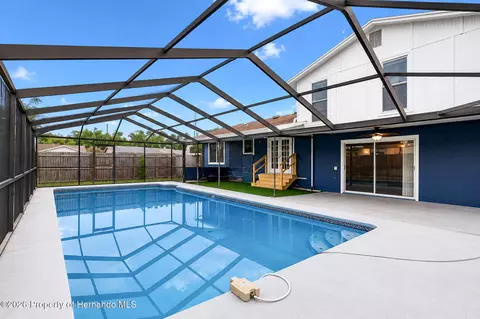 Exterior - 3608 Casaba Loop, Valrico, FL 33596 photo 8 of 10