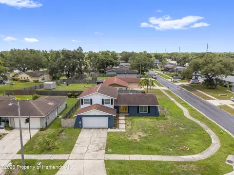 View/Area - 3608 Casaba Loop, Valrico, FL 33596 photo 2 of 10