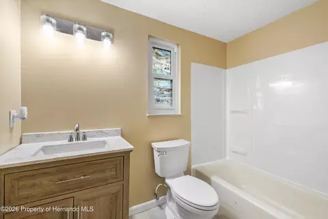 Bath - 3608 Casaba Loop, Valrico, FL 33596 photo 1 of 4